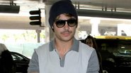 Zac Efron de bigode - The Grosby Group