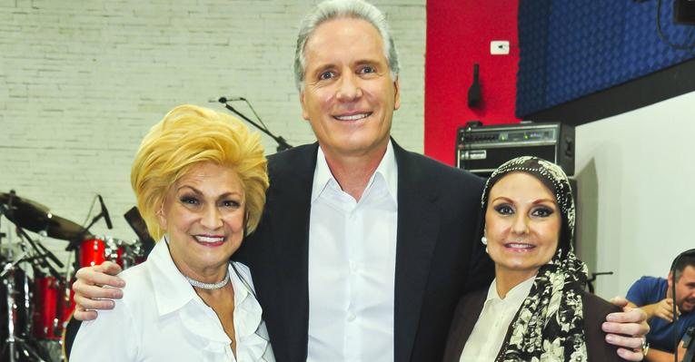 Hebe Camargo, Roberto Justus e Valéria Baraccat Gyy durante ensaio para o show 'Roberto Justus e Convidados' - Divulgação