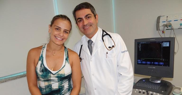 Em hospital em SP, Milene Domingues é recebida pelo cardiologista Heron Rached.