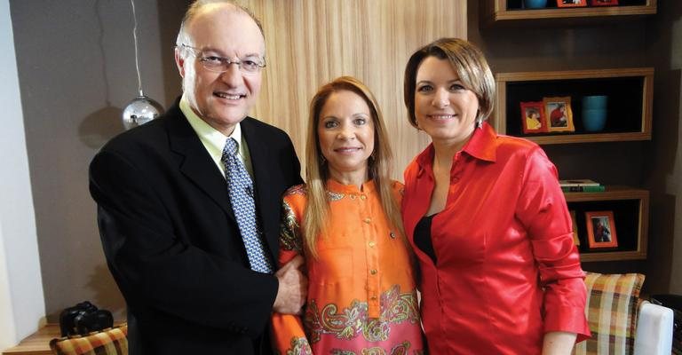 Em SP, Emiliano Pellini e Maria Aparecida das Neves são entrevistados por Olga Bongiovanni, para a ClicTV.