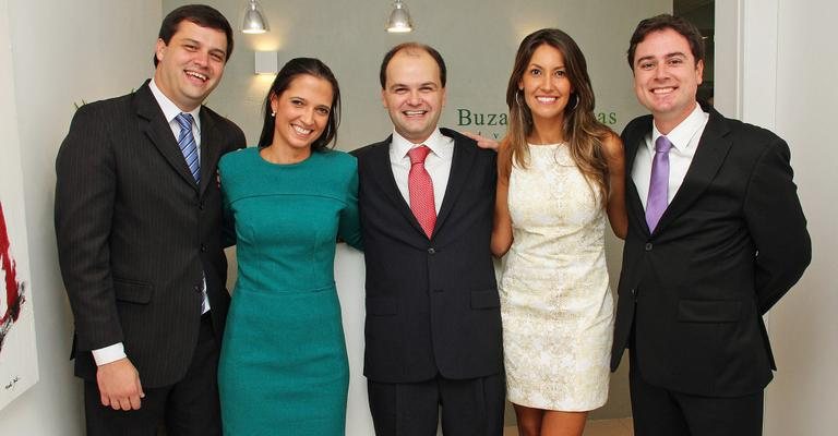 Marcos André Bruxel Saes, Gleyse Gulin de Albanese, Marcelo Buzaglo Dantas, Camila Hegler Bewalski e Rômulo Sampaio festejam abertura de sede de escritório de advocacia.