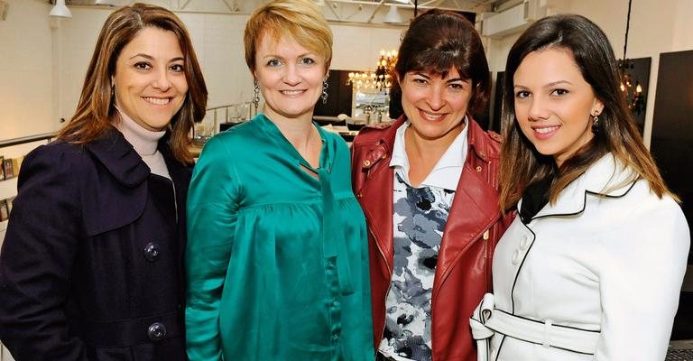 Carla Gil Heller, Eviete Dacól, Mônica Sanches e Keyla Kinder debatem o tema em evento em Curitiba.