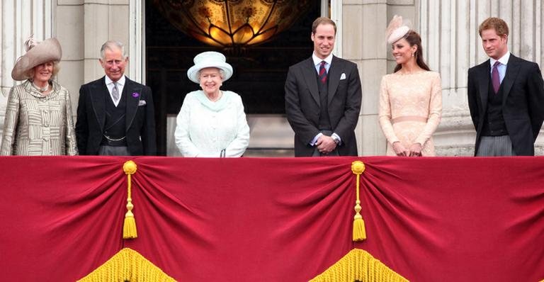 Com a Família Real, a rainha Elizabeth II encerrou as comemorações por seus 60 anos de reinado - Getty Images