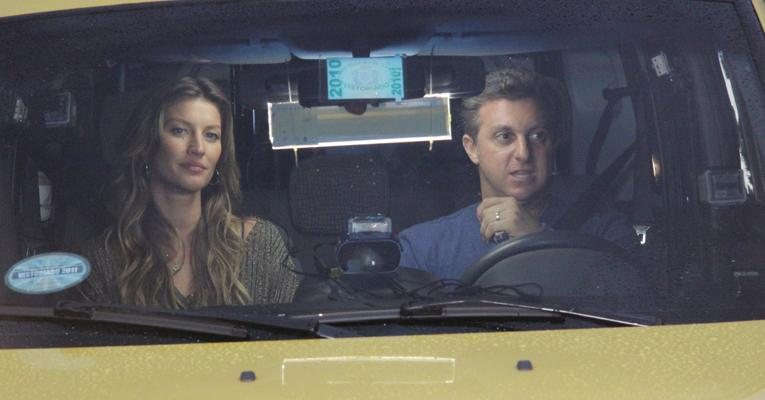 Gisele Bündchen e Luciano Huck durante gravação do 'Caldeirão do Huck' - Marcio Honorato/Honopix/Frame