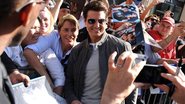 Tom Cruise é tietado na première de 'Rock of Ages' - Getty Images