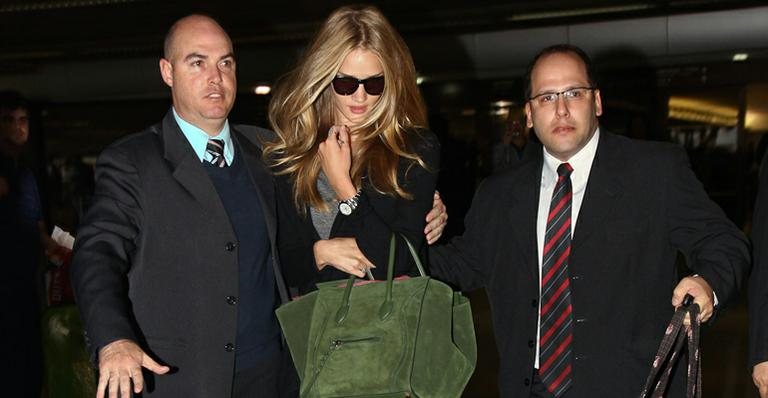 Rosie Huntington-Whiteley chega ao Brasil para desfile - Manuela Scarpa/Foto Rio News