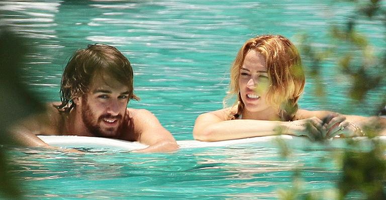 Cheyne Thomas e Miley Cyrus - Splash News