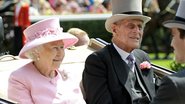 Elizabeth II e Philip desfilam de carruagem em tradicional corrida de cavalos - Getty Images