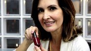 Fátima Bernardes apresenta seu esmalte favorito, um presente de sua sobrinha de sete anos - Divulgação/TV Globo