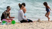 Jennifer Lopez com os filhos gêmeos, Max e Emme, e o namorado Casper Smart na praia de Ipanema, Rio de Janeiro - Gil Rodrigues e  Edson Teófilo / Foto Rio News