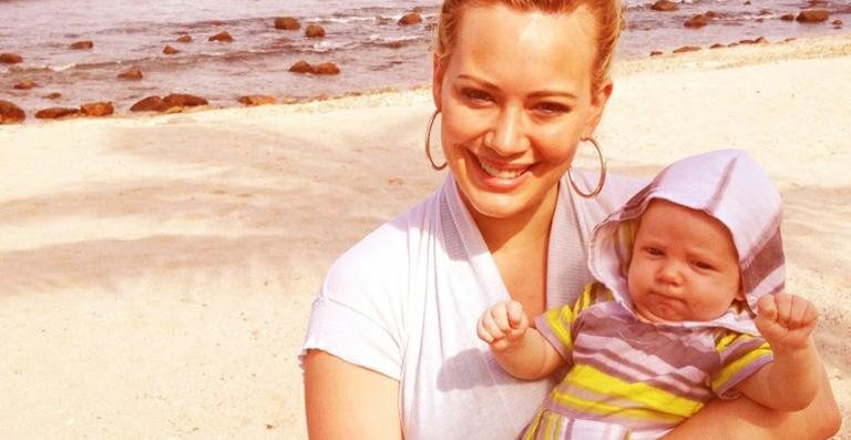 Hilary Duff com o filho Luca Cruz - Reprodução / Twitter