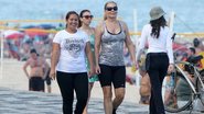 Vera Fischer se exercita na orla do calçadão, no Rio de Janeiro - Gil Rodriguer / Foto RioNews