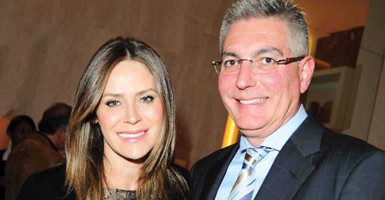 Gigi Monteiro e Carlos Lima Jr. em jantar com... - -