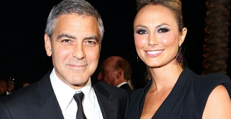 George Clooney e Stacy Keibler - Getty Images