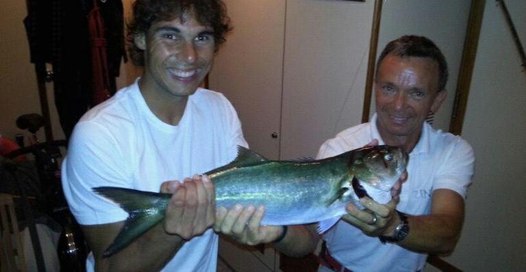 Rafael Nadal posta foto com peixe e diz: 'Este é o robalo que eu peguei' - Reprodução/Facebook