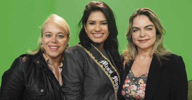 Luciana Marinho, Miss Mundial Universo 2012, vai ao Gente que Fala, da Rádio Trianon, com Zenilda Salvato e Liliane Ventura, em SP. - -