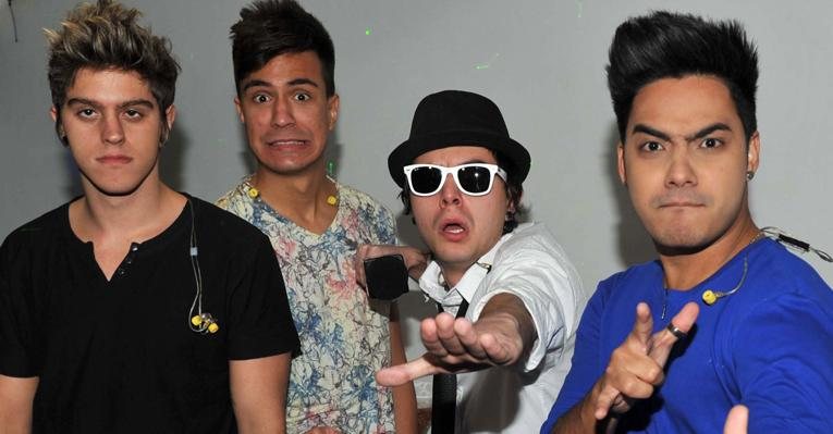 Os meninos da banda Restart: Thomas, Pe Lu, Pe Lanza e Koba - Fábio Miranda