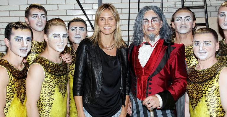 Heidi Klum tieta elenco de Zarkana, espetáculo de ópera rock acrobático do Cirque du Soleil - Grosby Group