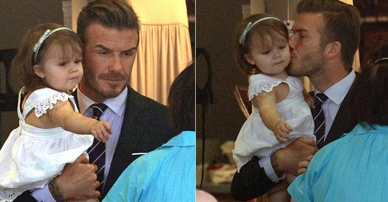 Harper Seven é paparicada pelo pai David Beckham - Grosby Group