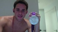 Thiago Pereira posta foto com medalha inédita - Reprodução/Facebook