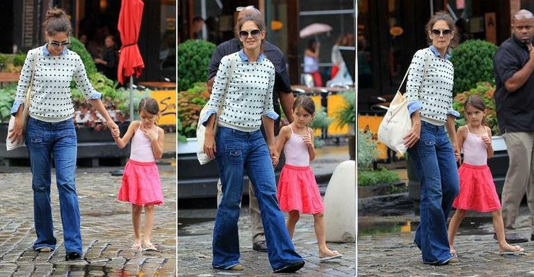 Katie Holmes e Suri Cruise passeiam e almoçam por Nova York, nos Estados Unidos - Splash News splashnews.com