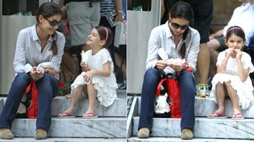 Katie Holmes e Suri Cruise se divertem em passeio a museu - Grosby Group