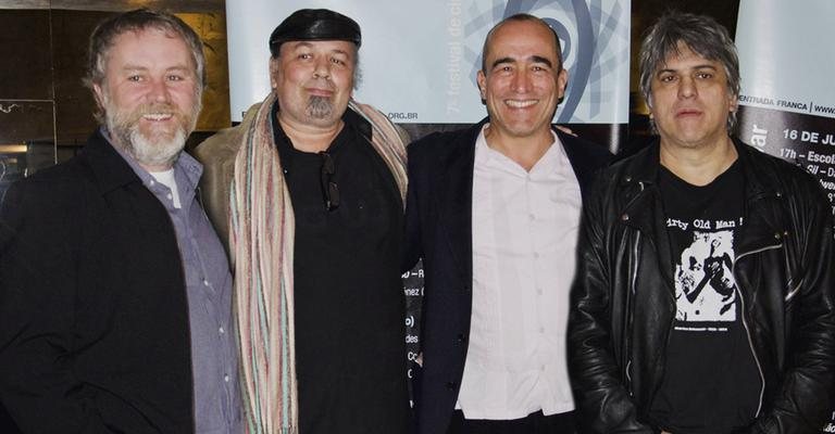 O ator Henrique Schafer, Alex Antunes, Francisco Cesar Filho, diretor, e Mário Bortolotto na primeira exibição do filme em SP. - -