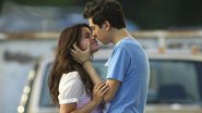 Selena Gomez e Nat Wolff em gravação de 'Parental Guidance Suggested' - Grosby Group