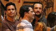 Rodrigo Santoro e Marcelo Serrado em barzinho carioca - André Freitas/AgNews