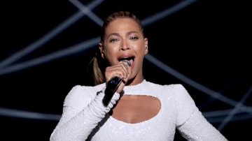 Beyoncé não esconde as lágrimas ao apresentar 'I Was Here' na sede da ONU - Reprodução / YouTube