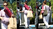 Grávida de oito meses, Drew Barrymore foi fotografada saindo de sua aula de yoga, em Los Angeles - Grosby Group