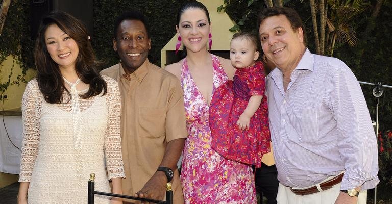 Em SP, Márcia e Pelé vão à festa de Débora, filha de Aline e Anibal. - Marcio Berenstein