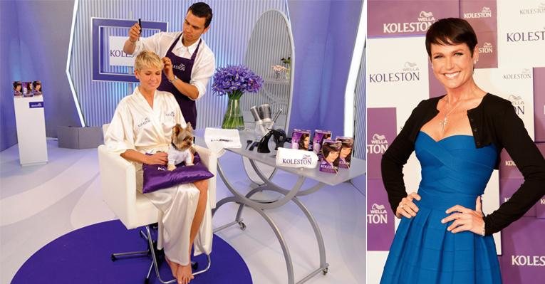 Ainda loira, de robe e com o cão Dudu no colo, Xuxa ouve as explicações do hair stylist Daniel Fortunato no camarim, em sua casa. - Blad Meneghel e Renato Wrobel