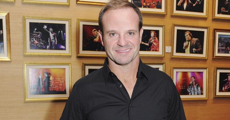 Rubens Barrichello joga golfe no Uruguai, onde fica hospedado no Conrad Punta del Este Resort & Casino. - -