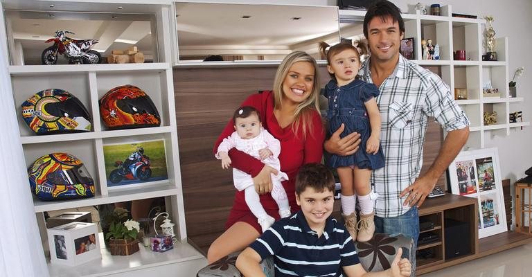 Vencedor do reality show A Fazenda, em 2010, Daniel abre seu lar, em Porto Alegre,
para CARAS e fala da felicidade de poder se dedicar à linda família. - Fernanda Davoglio