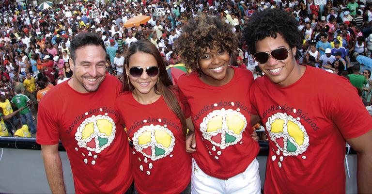 Em Salvador, Mateus Vidal, Camila Factum, Satyra Carvalho e Rodrigo de Deus cantam em tradicional festa organizada pelo Olodum. - -