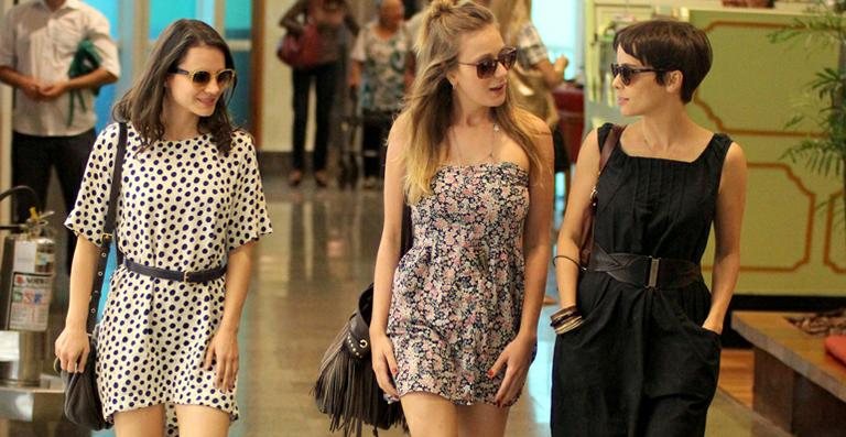 Bianca Comparato, Carol Abras e Débora Falabella curtem tarde juntas no Rio de Janeiro - Marcus Pavão / AgNews