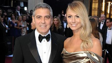 George Clooney e Stacy Keibler - Getty Images