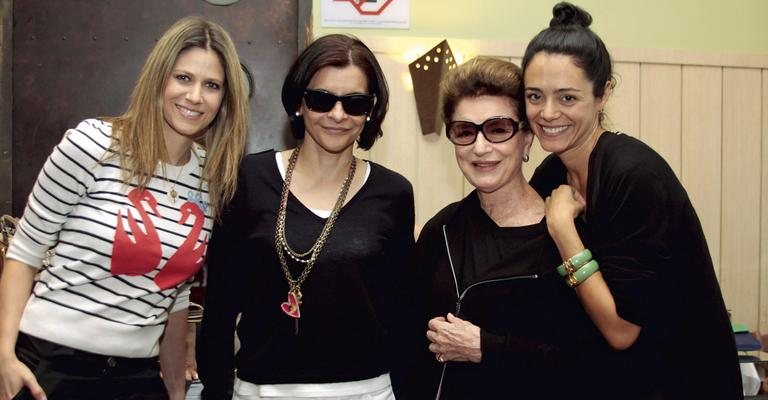 Em SP, Didi Wagner, Marina Lima e Costanza Pascolato prestigiam o almoço de lançamento da coleção primavera-verão 2012/2013 da loja online de Helena Linhares. - -