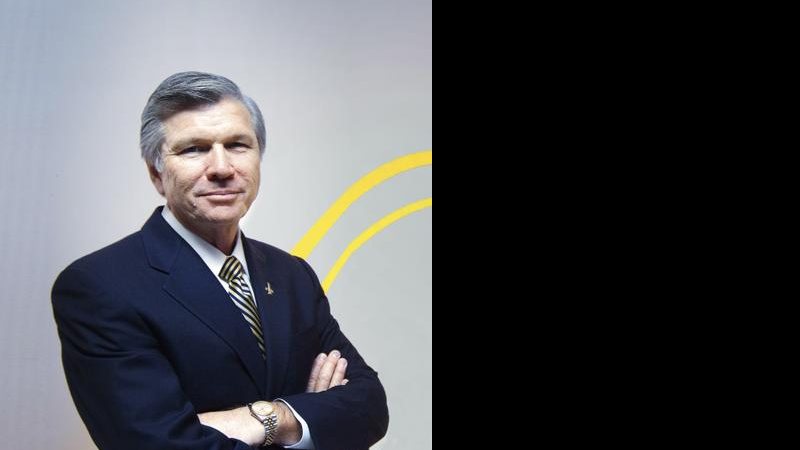 No DF, Joe McAndrew, vice-presidente da Boeing para desenvolvimento de negócios internacionais, comemora os 80 anos da empresa no Brasil. - -