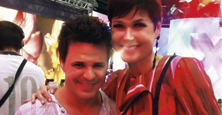 O cantor sertanejo Eduardo Costa visita atracão de Xuxa, na Globo, Rio. - -