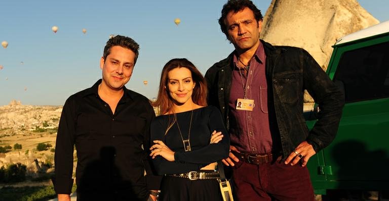 Stênio (Alexandre Nero), Bianca (Cleo Pires) e Zyah (Domingos Montagner) - TV Globo / João Miguel Júnior