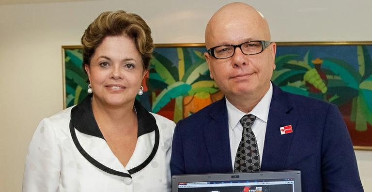 Marcelo Tas entrevista Dilma Rousseff em Brasília para o 'CQC' - 'CQC' Band