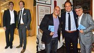 Zeca participa de evento no qual entrevista David Jones, personalidade da publicidade. David com Amilcare Dallevo Neto e Alex Stevens na avantpremière de seu livro. - Caio Guimarães e João Passos