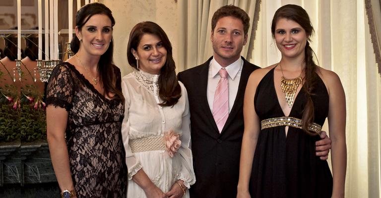 Em Limeira, interior de SP, Giovana Rigo e Eliana de Souza vão a jantar pilotado por Ramon Giraldi para celebrar o universo de decoração, em noite com Gabriela Guassini. - -