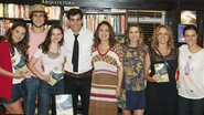 Entre Fabíula, Emiliano, Bianca, Eliane, Paula, Letícia e Cláudia. - Renato Wrobel