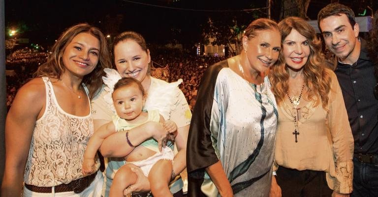 Em Belém, Fafá recebe Dira, a filha, Mariana, com sua Laura, Elba e o padre Fábio de Melo. - João Ramidaib