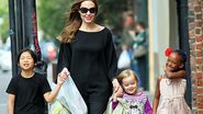 Angelina Jolie com Pax, Vivienne e Zahara - Splash News