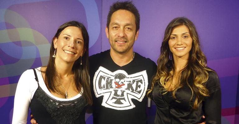 Juliana Arliani e Fabiana Mello entrevistam o árbitro de UFC Mário Yamasaki para o programa As Duas, na TV Geração Z, no Rio. - -