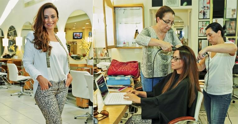 A atriz manda e-mails enquanto recebe os cuidados de Maria Alice e Vera. Ela exibe o visual renovado, com mechas  mais longas e claras - João Passos/ Brasil Fotopress